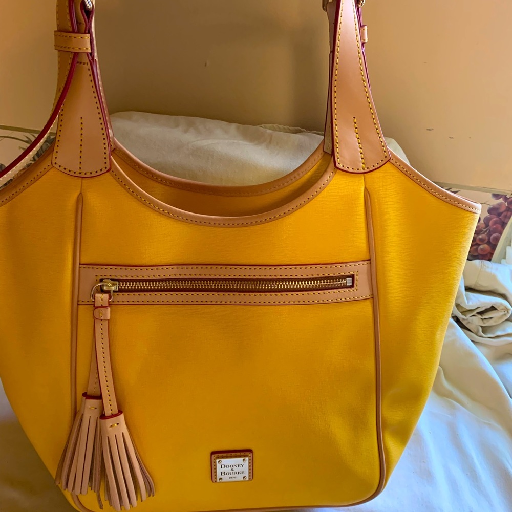 Dooney & Bourke tote